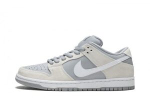 SB Dunk Low Summit White Sneakers Reps