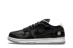 SB Dunk Low Medicom Toy Sneakers Rep