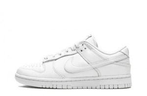 SB Dunk Low Triple White Sneakers Reps