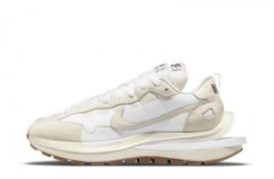 Nike Vaporwaffle Sacai Black Gum Reps